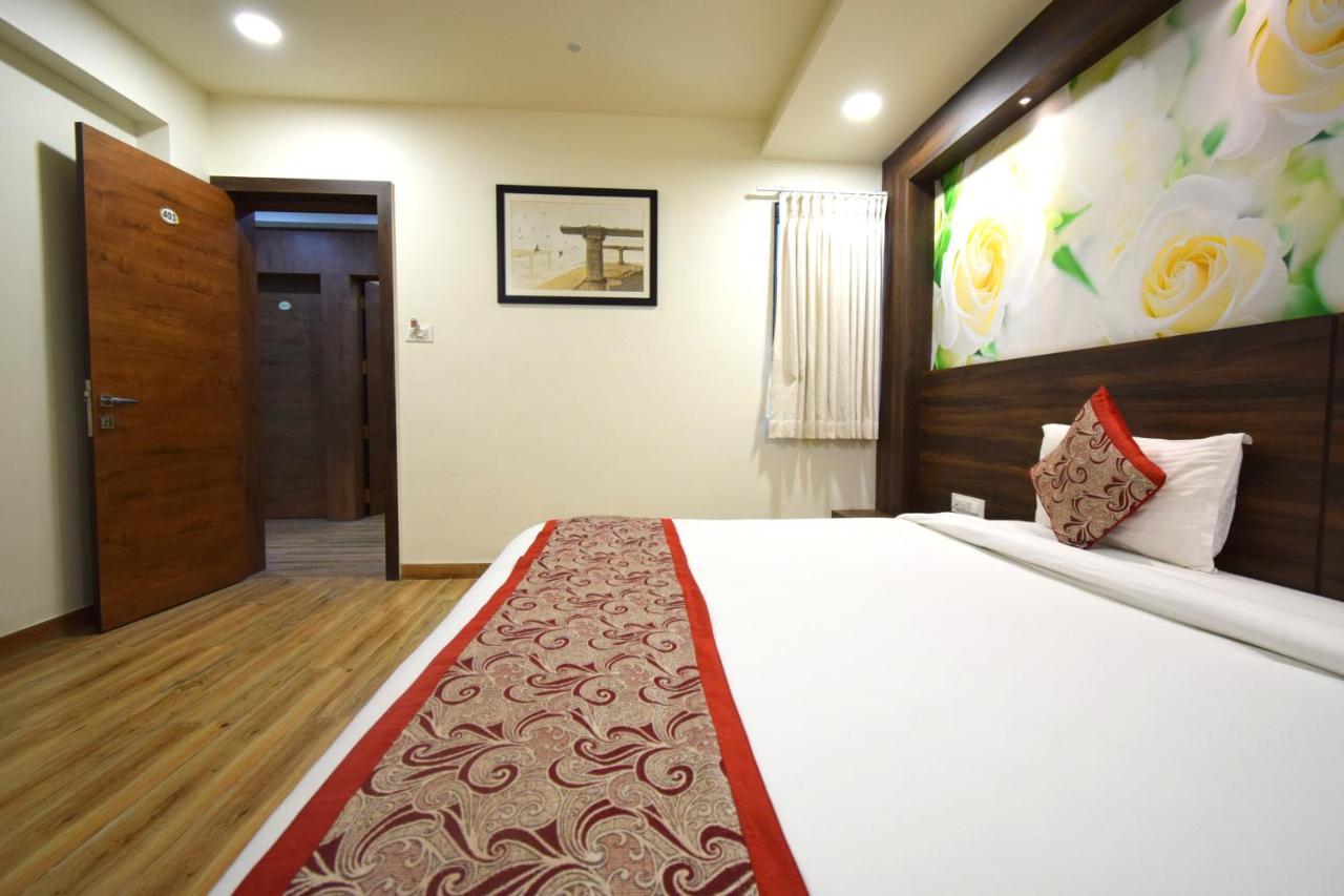 Hotel Fun Park Sanand Exterior photo